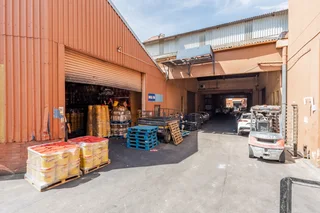 On Auction - Industrial Property: Mini Warehouse