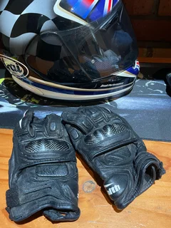 Arai Helmet and gloves