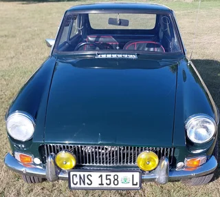 1967 MG B GT