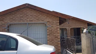 House to let in Chiltern Heights Shallcross  Queensburgh