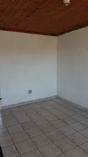 House to let in Chiltern Heights Shallcross  Queensburgh