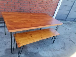 DINNING TABLE WITH STEEL LEGS