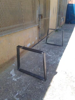 STEEL LEGS AND FRAMES FOR TABLES