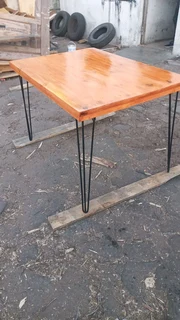 HAIRPIN LEGS TABLES AND BENCHES