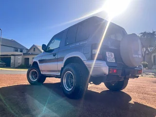 1998 Mitsubishi Pajero SWB 3-Door — Lexus 3UZ 4.3 V8 Manual 4x4