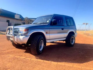 1998 Mitsubishi Pajero SWB 3-Door — Lexus 3UZ 4.3 V8 Manual 4x4