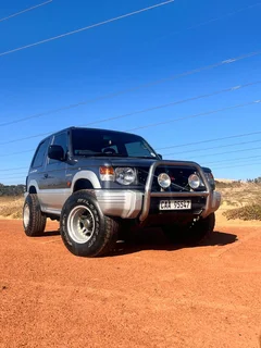 1998 Mitsubishi Pajero SWB 3-Door — Lexus 3UZ 4.3 V8 Manual 4x4