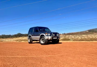 1998 Mitsubishi Pajero SWB 3-Door — Lexus 3UZ 4.3 V8 Manual 4x4
