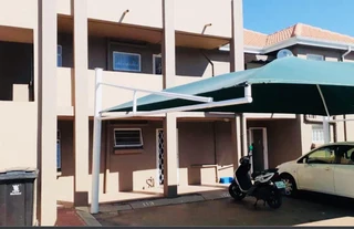 Pet friendly unit in Florentia !!!!!!!!