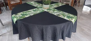 Tablecloths round black Damask