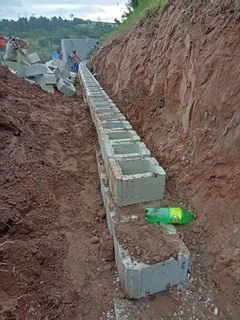 Retaining blocks