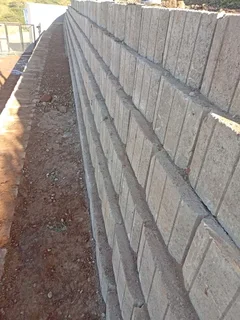 Retaining blocks