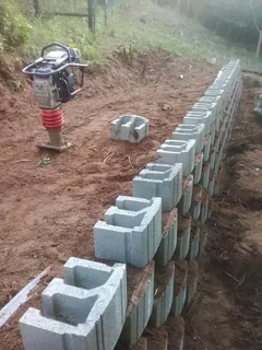 Retaining blocks