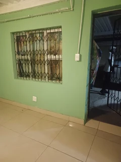 N-suite room for rent at L-section Umlazi.