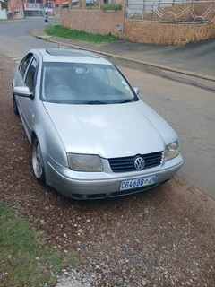 2006  jetta  1.9 tdi exell cond with sunroof 198 000 kms