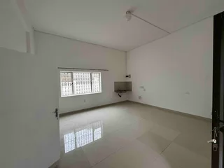 2 Bedrooms, 1 Bathroom to let in Chatsworth, Silverglen.