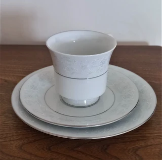 Crown Ming Fine China Set