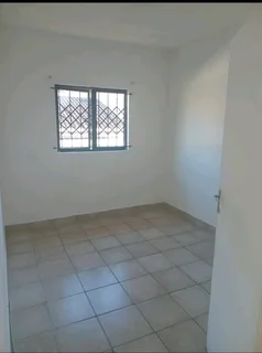 2 bedroom unit to let in Phoenix, KZN