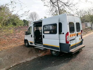 Peugeot boxer 2.2 minibus R110000