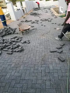 PAVÍNG &#64;R60 per square metre labour only 0813664446