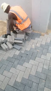 Paving R60 per square Labour only 0813664446