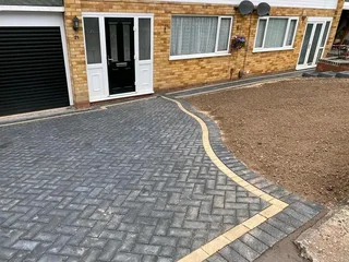 Paving R60 per square Labour only 0813664446