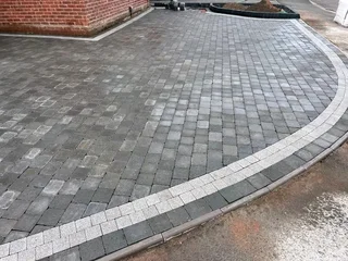 Paving R60 per square Labour only 0813664446