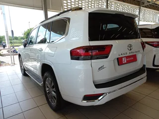 2023 Toyota Land Cruiser 300 V6 3.3D ZX