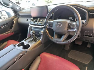 2023 Toyota Land Cruiser 300 V6 3.3D ZX