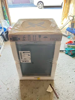 SMEG SEALED DISH WASHER 15 PLATES