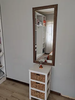 Furnished Room available in house share