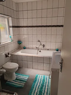 Furnished Room available in house share