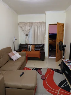 1 bedroom and open plane lounge and kitchen granny flat for rent at Empangeni town