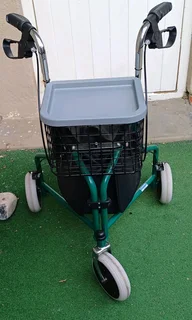 3 wheel walker