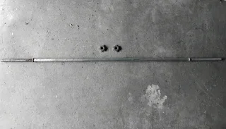 2m Barbell Bar + 2 × spin lock collars