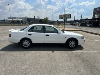Toyota Camry 220SEI