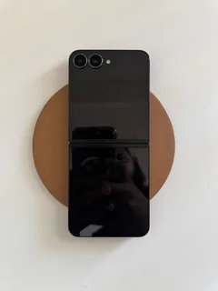 Samsung ZFlip 7 FE 256GB for R14 000