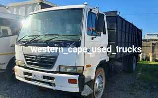 2004 Nissan UD80  Tipper
