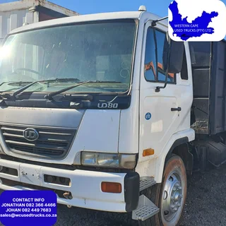 2004 Nissan UD80