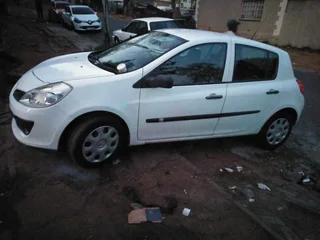 2006 Renault Clio 3 Hatchback For R29000