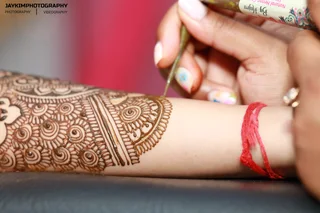 PHOTOGRAPHER-MENDHI (PHOTOS &amp; VIDEO) from R3000.Durban