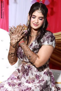 Photographer-mendhi (photos & Video) From R3000.durban