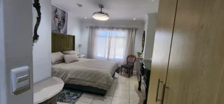 Stylish Furnished Apartment with lagoon view