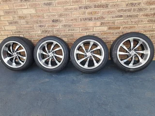 17 inch mags with tyres 225/45/17 4x114 pcd 8J mags in very good condition