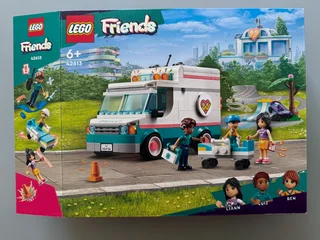 LEGO 42613 Heartlake City Hospital Ambulance (Friends) (6+) (2024)