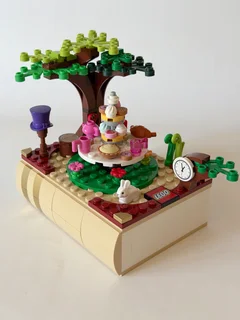 LEGO 6384694 Bricktober Fairy Tale Set 4/4 - Alice&#39;s Adventure in Wonderland (2021)