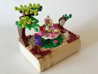 LEGO 6384694 Bricktober Fairy Tale Set 4/4 - Alice&#39;s Adventure in Wonderland (2021)