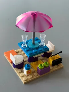 LEGO 42672 Creative Beach and Travel Suitcase (Friends) (5&#43;) (2025)