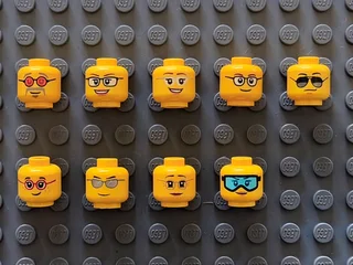 Yellow LEGO minifigure heads (priced per lot)