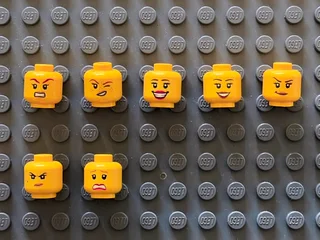 Yellow LEGO minifigure heads (priced per lot)